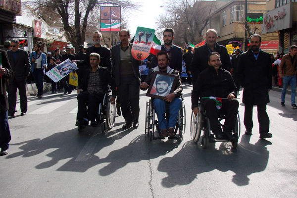 حضور مردم انقلابی شهرکرد در راهپیمایی یوم‌الله 22 بهمن