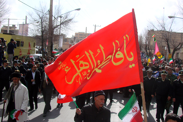 تصاویر/ حضور مردم انقلابی شهرکرد در راهپیمایی یوم‌الله 22 بهمن