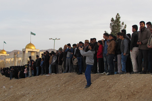 تصاویر استقبال مردم شهر«درق» از شهدای گمنام
