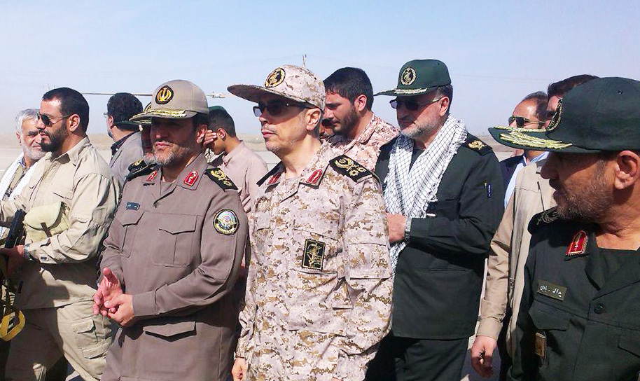 سرلشکر باقری به جمع زائران راهیان نور پیوست سرلشکر باقری به جمع زائران راهیان نور پیوست