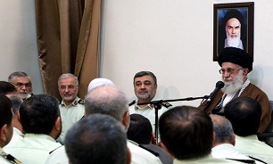 دیدار فرماندهان نیروی انتظامی با فرمانده کل قوا