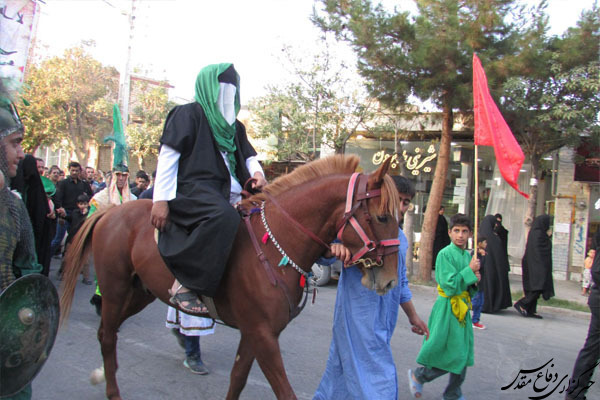 حرکت نمادین کاروان امام حسین به سمت کربلا در جاجرم+تصاویر