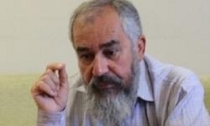 خاطره هایی زیبا از گزارشگر دفاع مقدس و پیشکسوت رسانه ای ایلام:یک اسیر عراقی گفت صدام ما را به زور مجبور به جنگ کرد