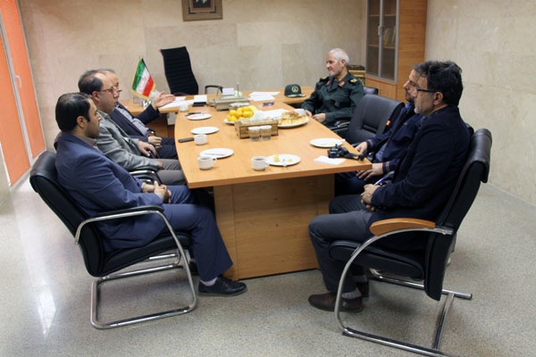 دیدار مدیرکل بنیاد شهید همدان با مدیرکل حفظ آثار استان