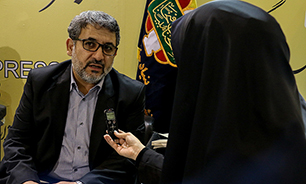 سربازان آمریکایی با اجساد دشمن عکس یادگاری می‌اندازند/ خوراک فکری نسل امروز با برپایی نمایشگاه‌های مناسبتی تامین نمی‌شود