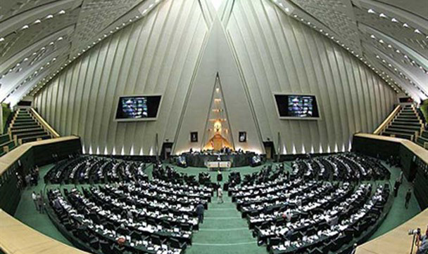 مجلس از مدیران دوتابعیتی تحقیق و تفحص میکند مجلس از مدیران دوتابعیتی تحقیق و تفحص میکند