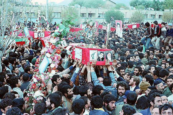 محرمیانی که شهر را بهشت آباد کردند/ تشییع دوباره شهدا در روز حماسه و ایثار مردم اصفهان