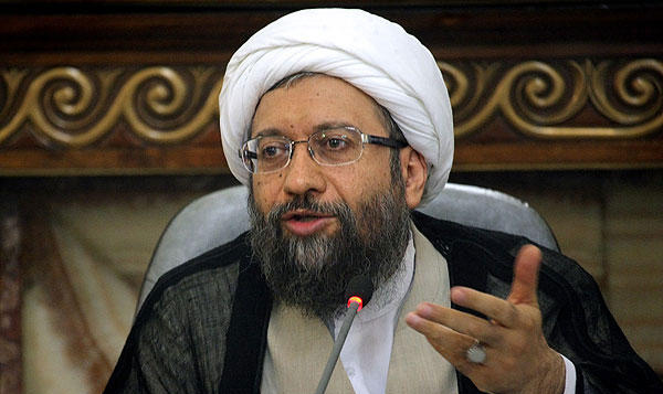 لزوم تعقیب قضایی افرادی که با رسانه‌های معاند همکاری می‌کنند