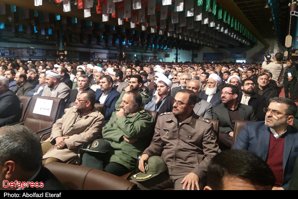 دفاع مقدس یک تجربه موفق و ارزمند برای ملت ایران است