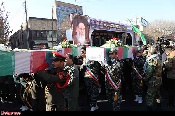 تصاویر/ مراسم تشییع پیکرهای مطهر و منور 7 شهید گمنام دوران دفاع مقدس در تبریز