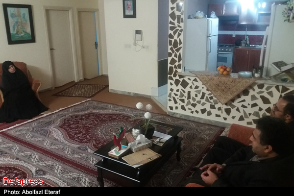 اهدای تندیس اجلاسیه 4000 شهید گلستان به پنج خانواده شهید در گرگان + تصاویر