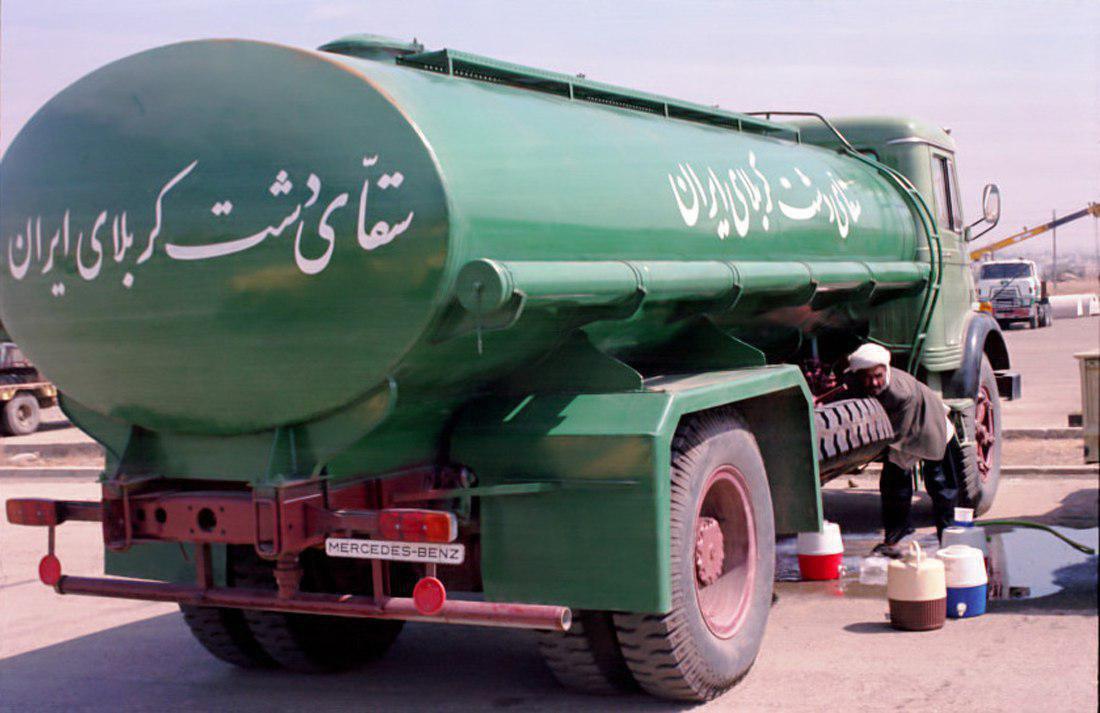 عکس/ سقای دشت کربلای ایران