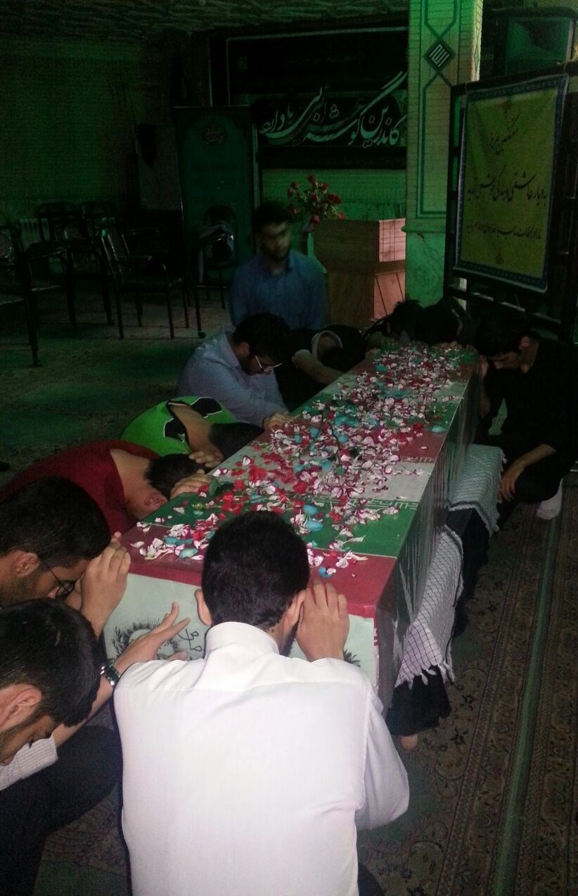 وداع با شهدای گمنام در بیش از ۱۰۰ مسجد معتکف استان تهران