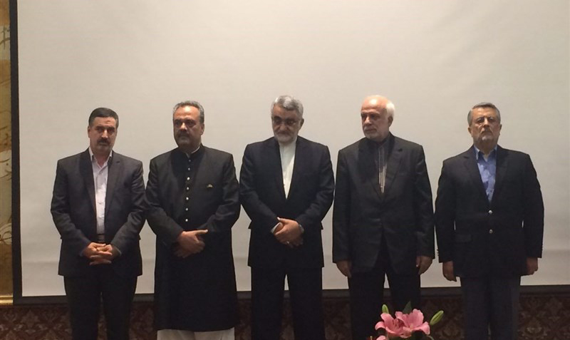 آمریکا به جای ارسال بمب پیام دوستی بفرستد آمریکا به جای ارسال بمب پیام دوستی بفرستد