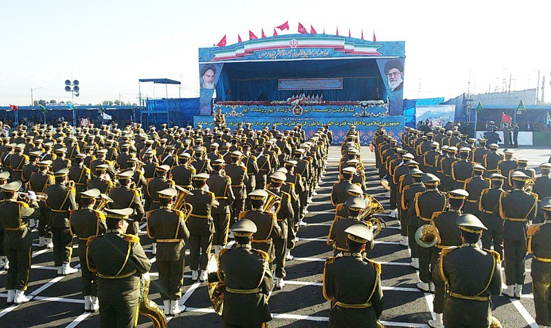 رژه مشترک نیروهای مسلح به مناسبت روز ارتش آغاز شد