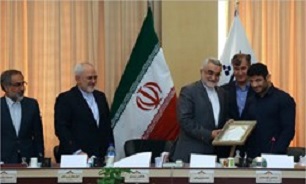کمیسیون امنیت ملی و سیاست خارجی مجلس از علیرضا کریمی تجلیل کرد