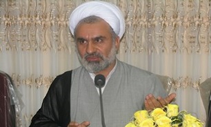 قرآن اساس پیروزی انقلاب اسلامی است/ امروز کج‌اندیشان حضور دشمن را توهم می‌دانند