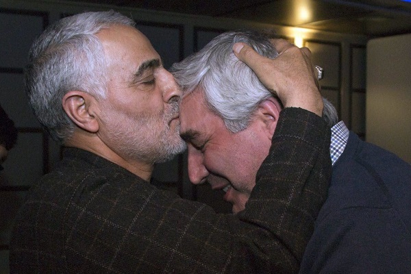 حاج قاسم سلیمانی به تماشای «به وقت شام» نشست