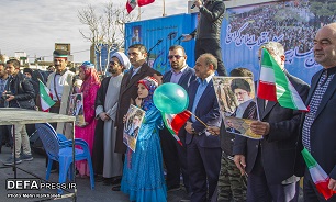 مسئولان و مدیران دستگاه‌های استان مرکزی بهمن ۹۶ را تماشایی کردند