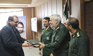 پرستاران و پیشکسوتان عرصه بهداشت و درمان سپاه اردبیل تجلیل شدند