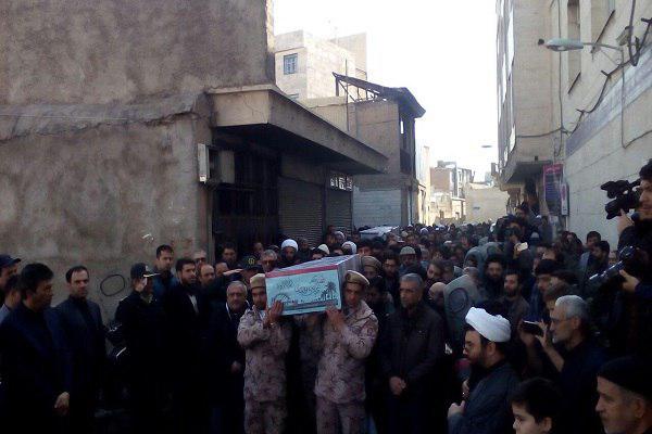 وداع با 2 شهید گمنام دفاع مقدس در حوزه علمیه آیت‌الله مجتهدی
