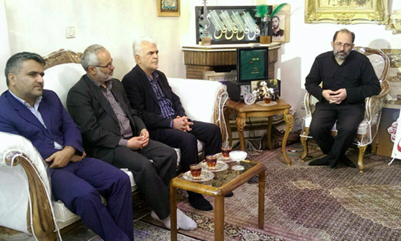 حضور یک نماینده مجلس شورای اسلامی در بیت شهید حدادیان