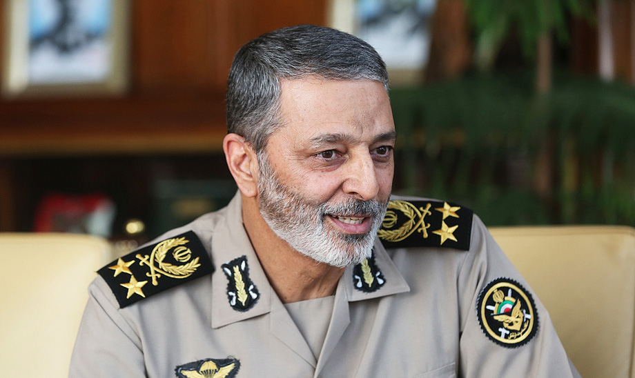 سرلشکر موسوی با خانواده شهدای مدافع حرم و دفاع مقدس دیدار کرد