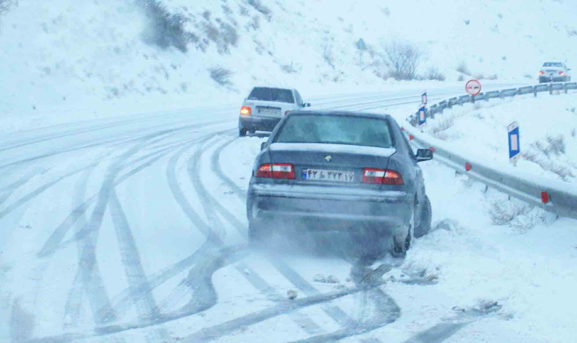 بارش باران و برف در اکثر محورهای مواصلاتی کشور