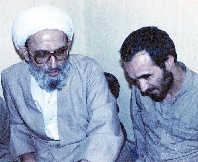 عکس/ شهید حاج حسین خرازی در کنار مرحوم آیت‌الله مهدوی‌کنی