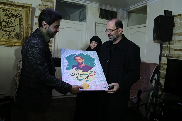 دیدار خبرنگاران خبرگزاری دفاع مقدس با خانواده شهید «حدادیان»+ عکس