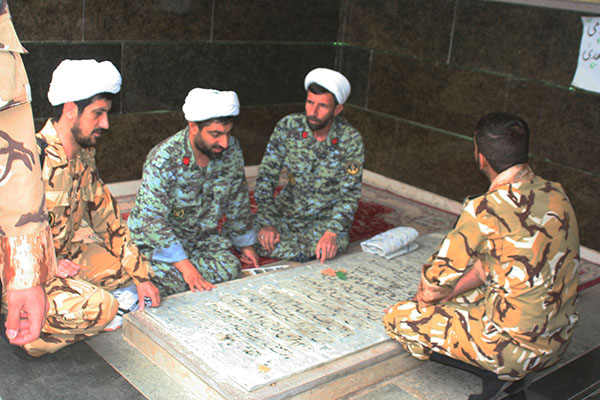 بازدید دانشجویان دانشگاه افسری آجا از یادمان شهدای هویزه