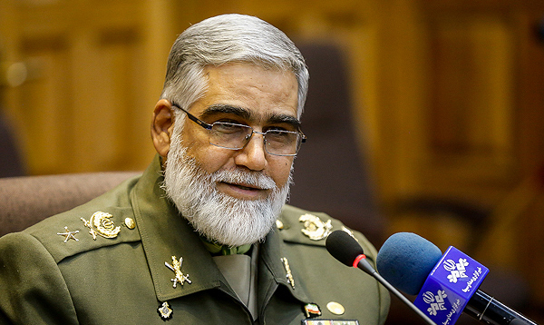 چشم انداز روشنی را در سال 96 برای معیشت کارکنان ارتش پیش رو داریم چشم انداز روشنی را در سال 96 برای معیشت کارکنان ارتش پیش رو داریم