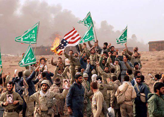 عکس/ آتش زدن پرچم آمریکا در جبهه