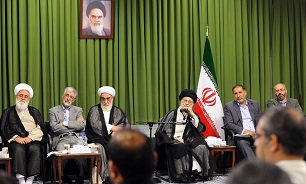 توصیه رهبری به «هجو» موج ایجاد خواهد کرد/ شاعران انقلاب همیشه «آتش به اخیار»‌اند