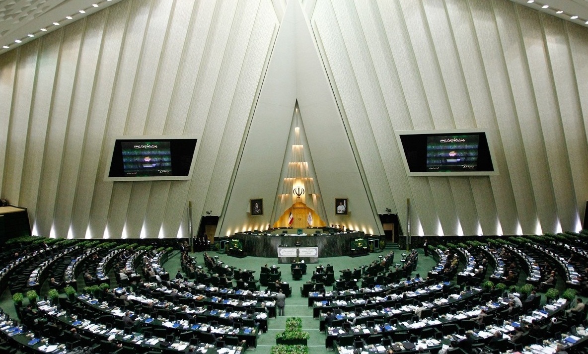 نمایندگان از راهیابی تیم ملی فوتبال ایران به جام جهانی ۲۰۱۸ روسیه تقدیر کردند