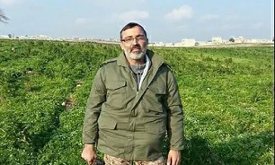 فرزند یک ساله و نیمه‌ام را چگونه با عکس پدر آرام کنم