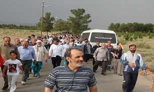 همایش پیاده روی خانوادگی پیشکسوتان نیروهای مسلح قم برگزار شد