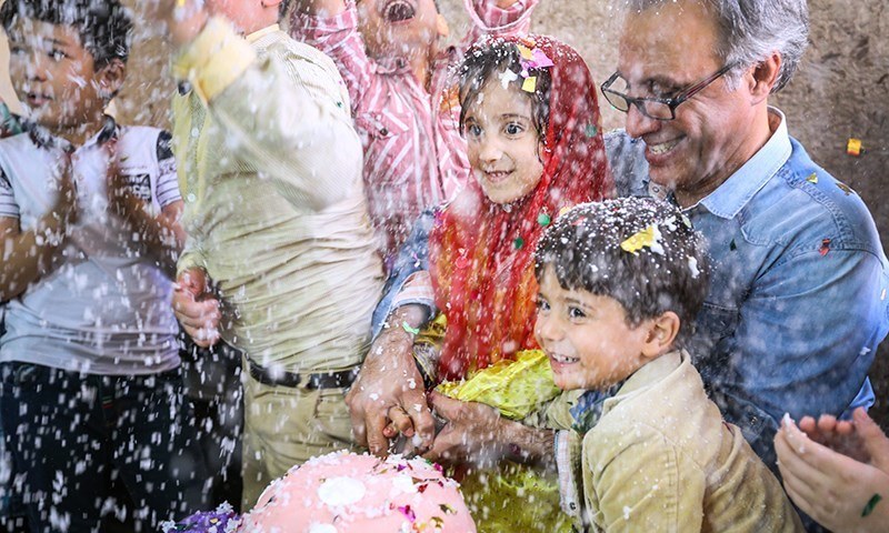 جای خالی بابا در جشن تولد دختر+ تصاویر