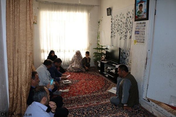 دیدار مسئولان جهاد کشاورزی و اداره کل حفظ آثار قم با خانواده دو شهید مدافع حرم