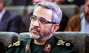 تقدیر جمعی از خانواده شهدا از سردار غیبپرور در ترویج فرهنگ ایثار و شهادت تقدیر جمعی از خانواده شهدا از سردار غیبپرور در ترویج فرهنگ ایثار و شهادت