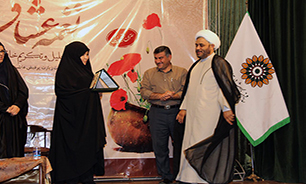 فرهنگسرای گلستان پیش قدم تجلیل از خانواده های شهدای مدافع حرم است