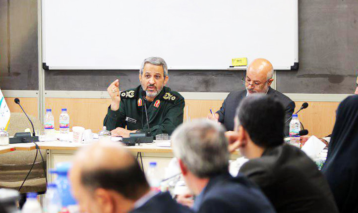 اساتید و دانشجویان بسیجی به تقویت گفتمان انقلابی در دانشگاه‌ها بپردازند