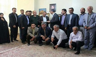 دیدار فرماندار سپیدان از خانواده‌ شهیدان «اسماعیلی» و «کنعانی»