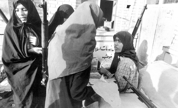 زنان، حماسه‌سازان گمنام دوران دفاع مقدس+ تصاویر