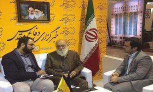 بازدید رئیس سابق شورای شهر تهران از غرفه خبرگزاری دفاع مقدس بازدید رئیس سابق شورای شهر تهران از غرفه خبرگزاری دفاع مقدس
