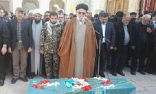 تشییع پیکر پاک شهید مدافع حرم تیپ«فاطمیون» در شیراز