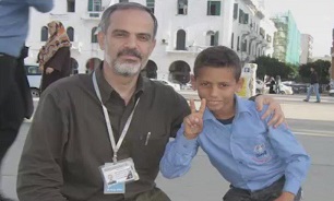 پناهندگی نوجوان جنگ زده لیبیایی به مکان اسکان خبرنگاران