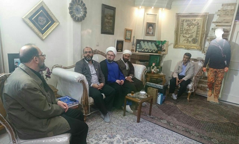 حضور جمعی از مدیران سازمان تبلیغات اسلامی در بیت شهید حدادیان