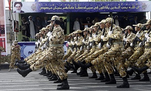 نیرو‌های مسلح حافظان استقلال، عزت و شرف ملت ایران هستند
