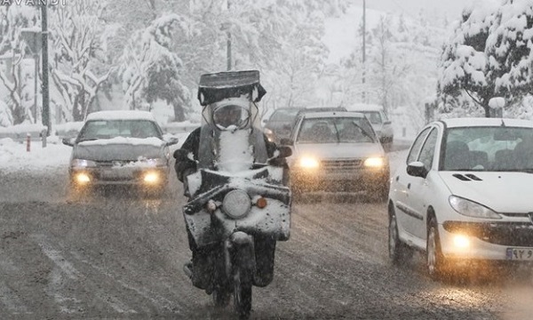 بارش برف و کولاک در ۱۷ استان کشور/ عملیات امدادرسانی به بیش از 4 هزار نفر